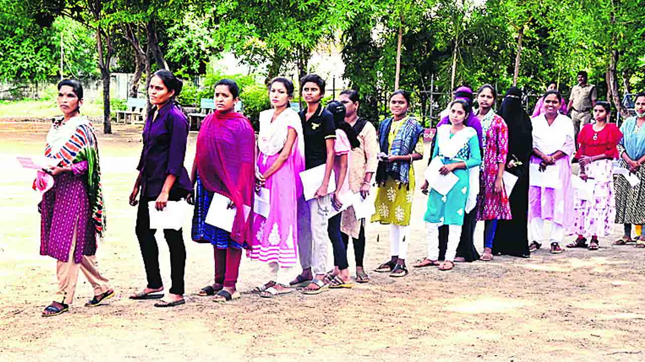 నెక్కొండ ఉపాధ్యాయుడికి ఇస్రో ఆహ్వానం