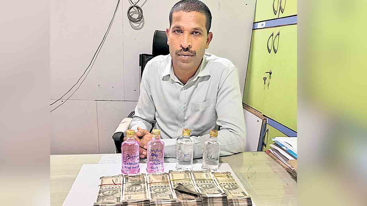 CCS CI Sudhakar | ఏసీబీకి చిక్కి సీఐ పరుగోపరుగు!.. చీటింగ్‌ కేసు నుంచి తప్పించేందుకు 15 లక్షలు డిమాండ్‌