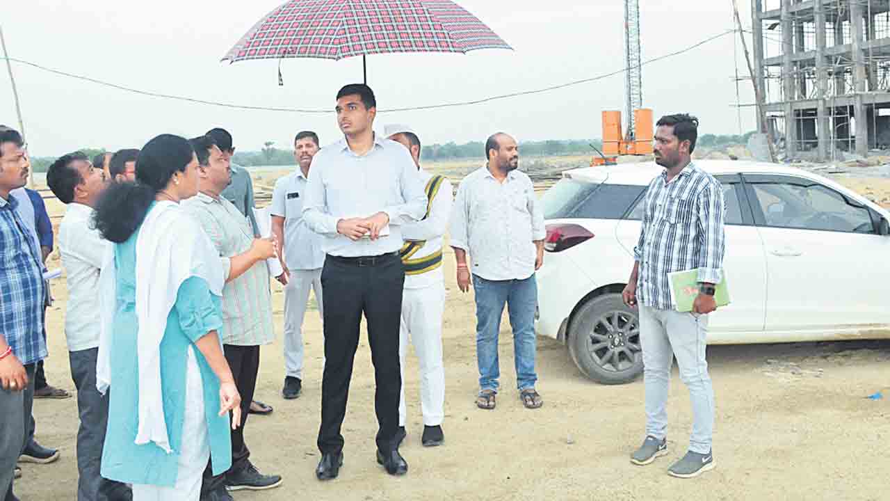 ఫ్యాక్టరీ పనులు త్వరగా పూర్తిచేయాలి