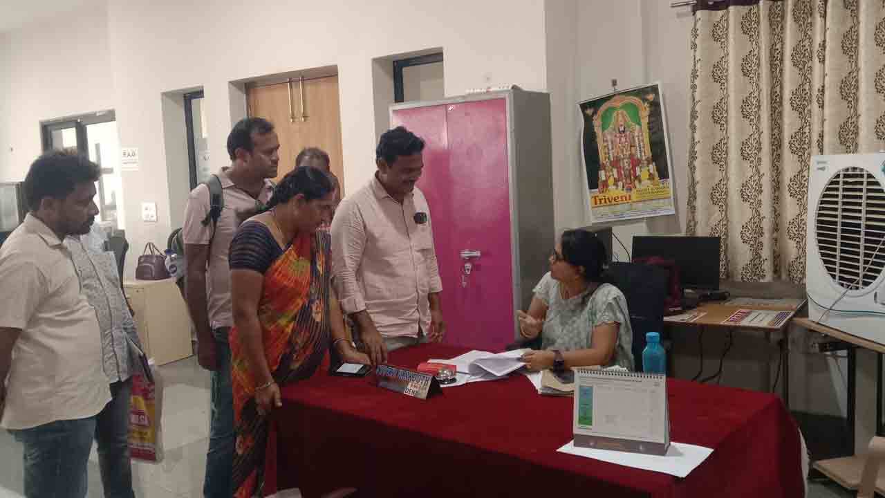 బదిలీలు, పదోన్నతులు ఖాళీలు !