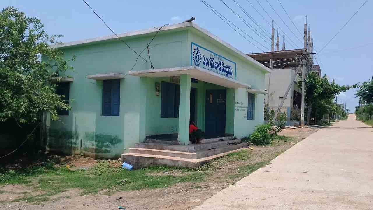 భవనం కట్టారు.. వసతులు మరిచారు