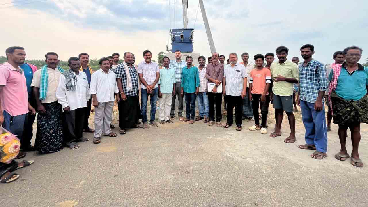 ఊళ్లకు వెలుగులు!