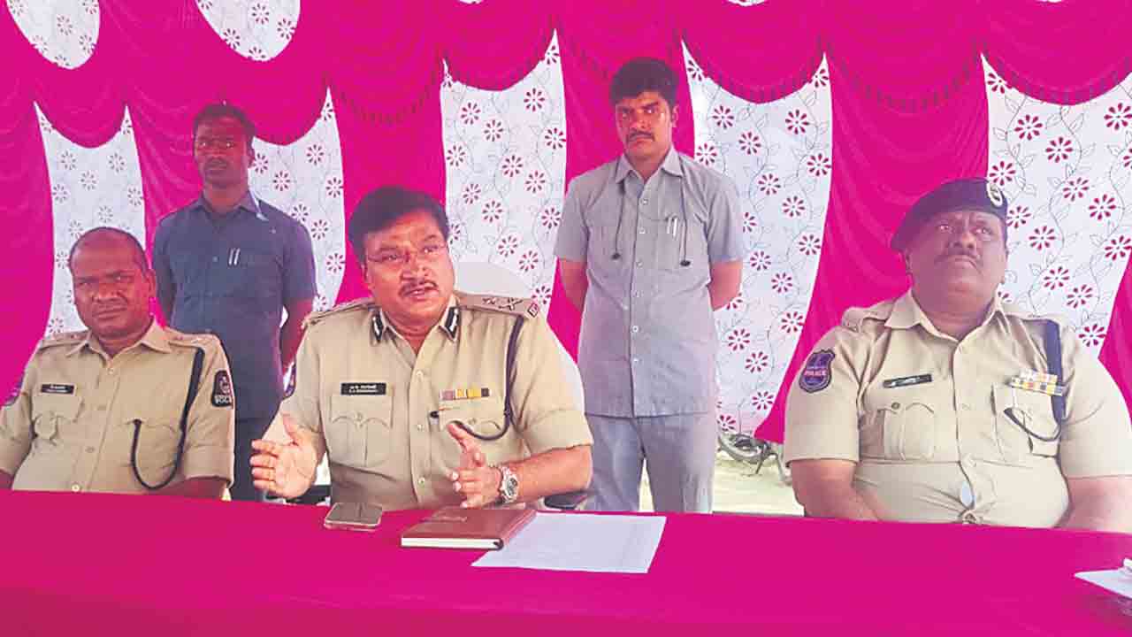 చట్టాన్ని చేతుల్లోకి తీసుకోవద్దు