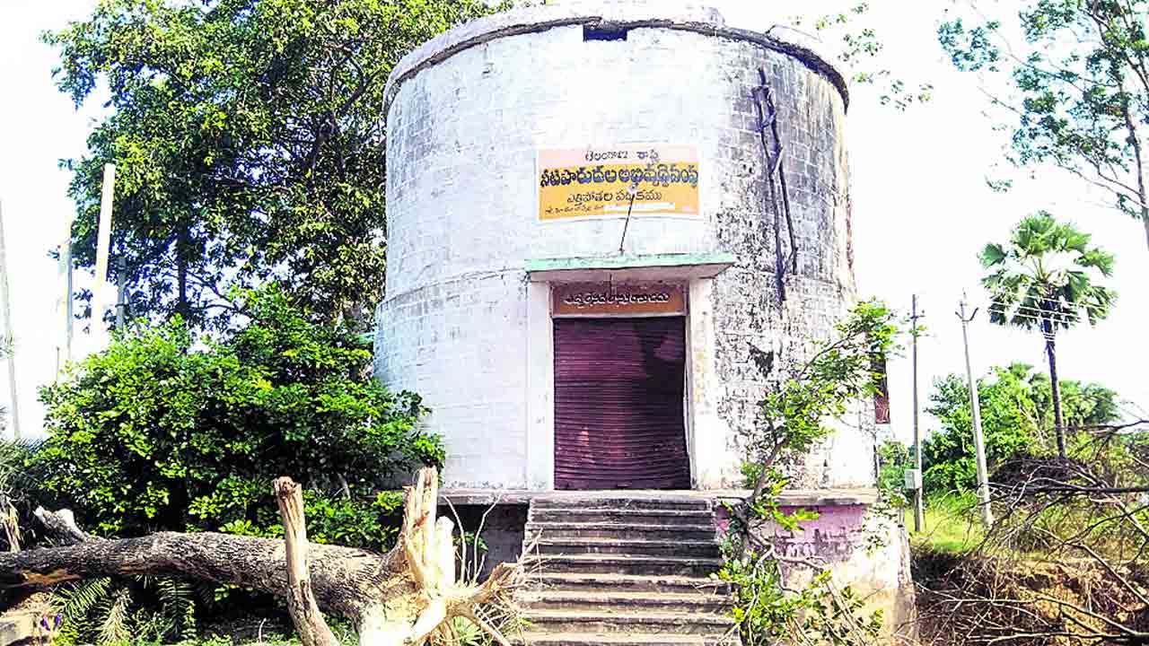 ఎత్తిపోసుడెప్పుడో?