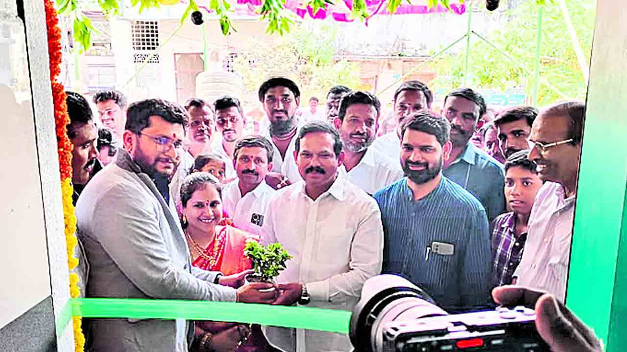 ప్రజలకు విస్తృత సేవలు అందించాలి