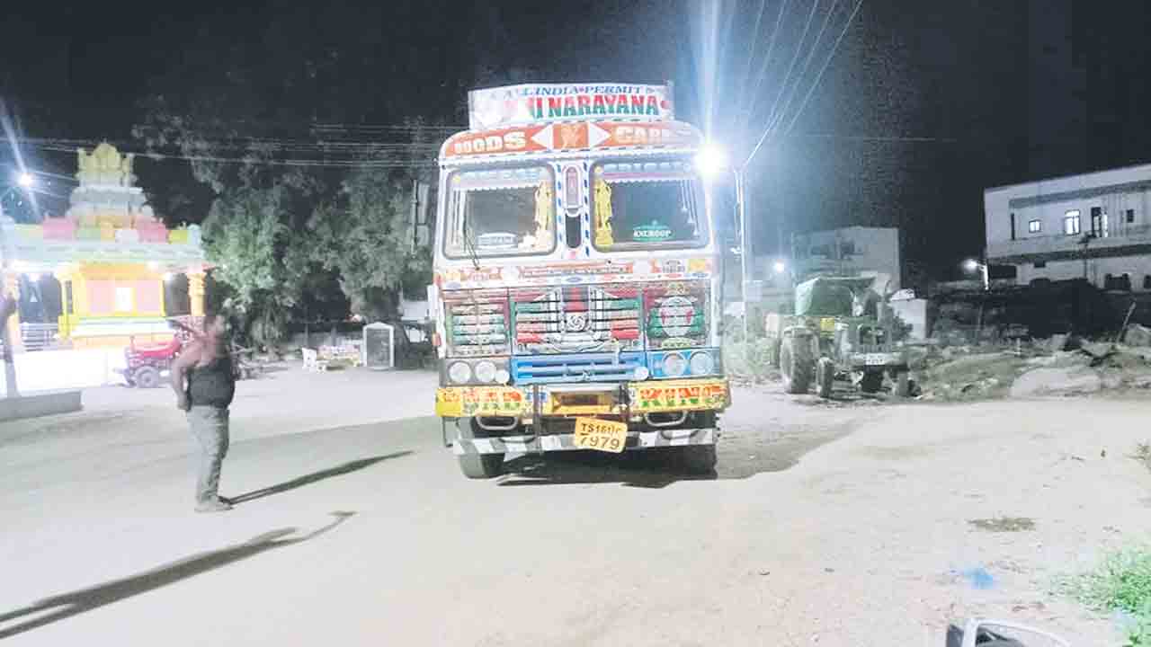 ఆగని ఇసుక అక్రమ దందా..