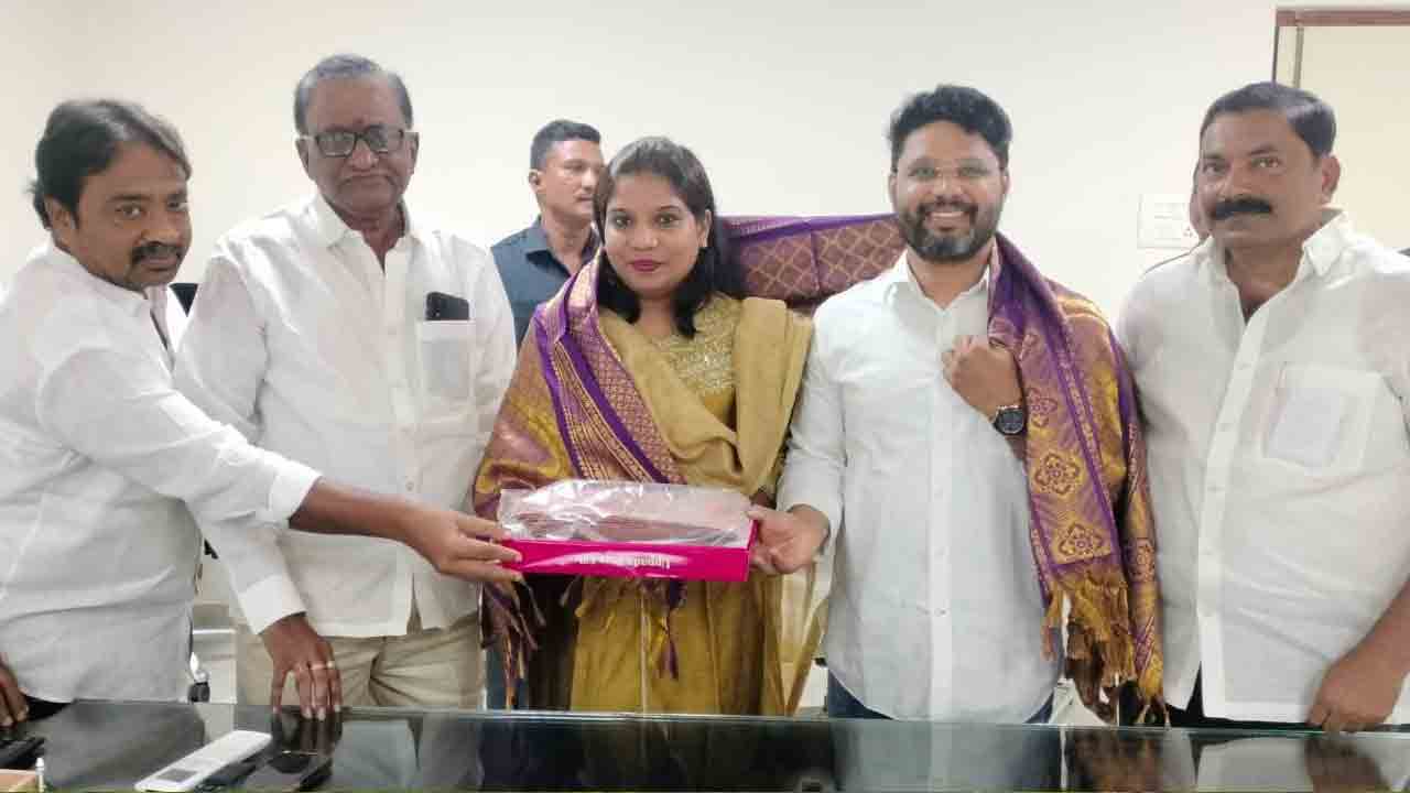 ‘ప్రియాంక’ సేవలు ప్రశంసనీయం