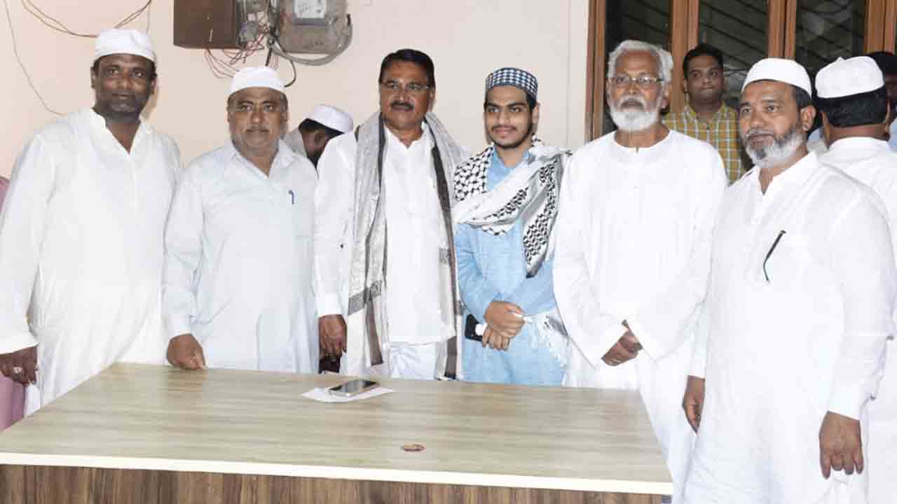 ఐక్యతను అలవర్చుకోవాలి