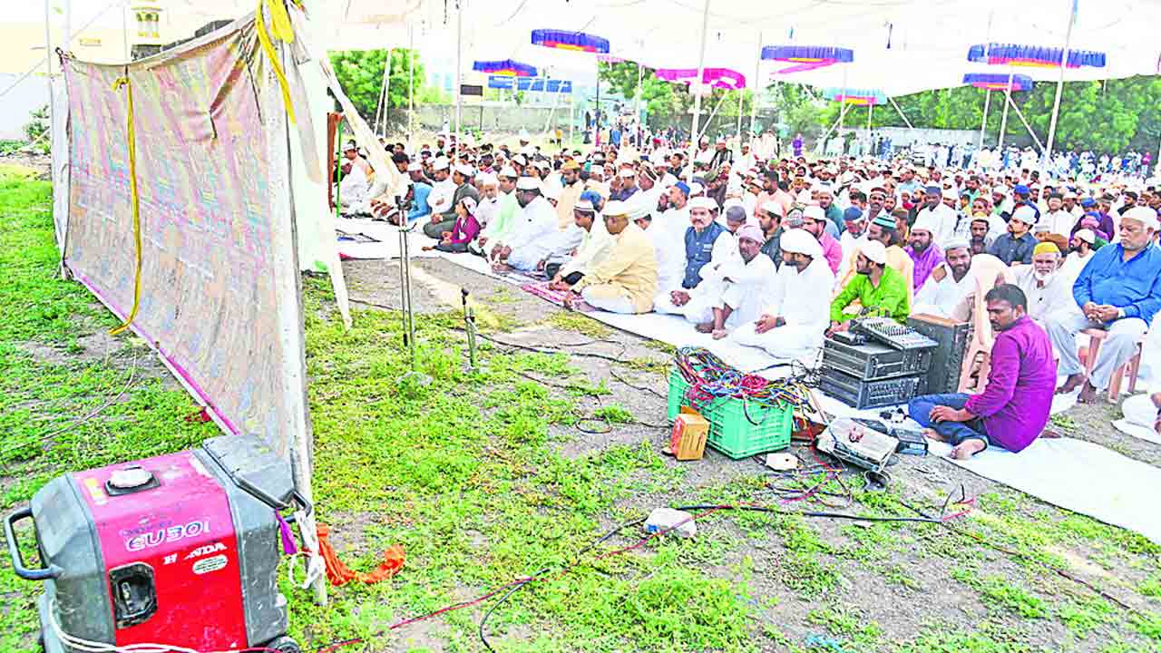 పండుగ పూట కరెంట్‌ కష్టాలు