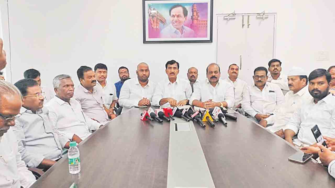 కాకి లెక్కలతో కాలయాపన