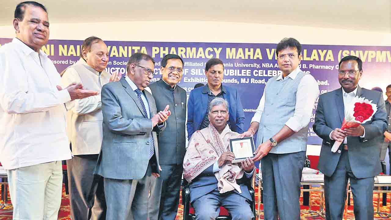 విద్యా ప్రమాణాలు మెరుగు పడాలి