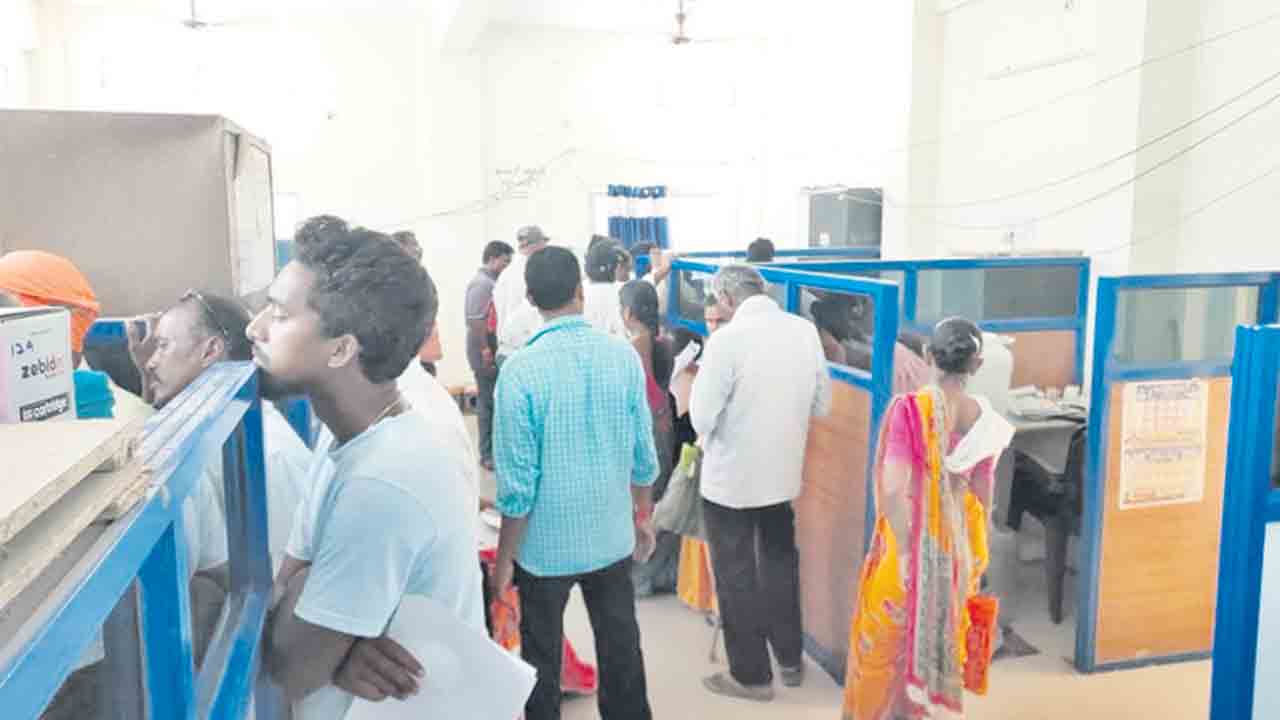 పథకాలు అందేదెప్పుడు?