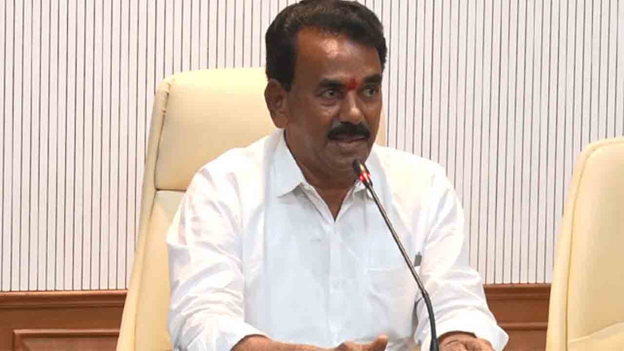 వివస్త్రను చేసి.. మర్మాంగంలో కారం పూసి!