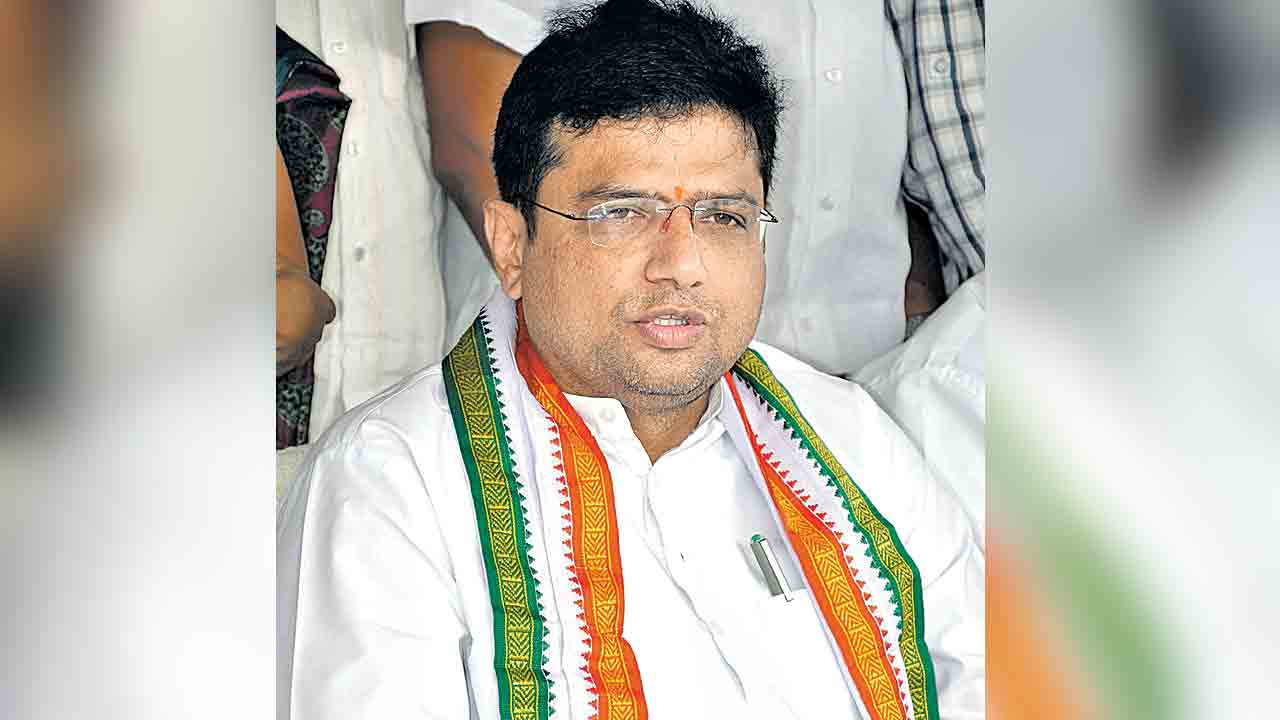 నీట్‌పై సీబీఐ విచారణ చేపట్టాలి