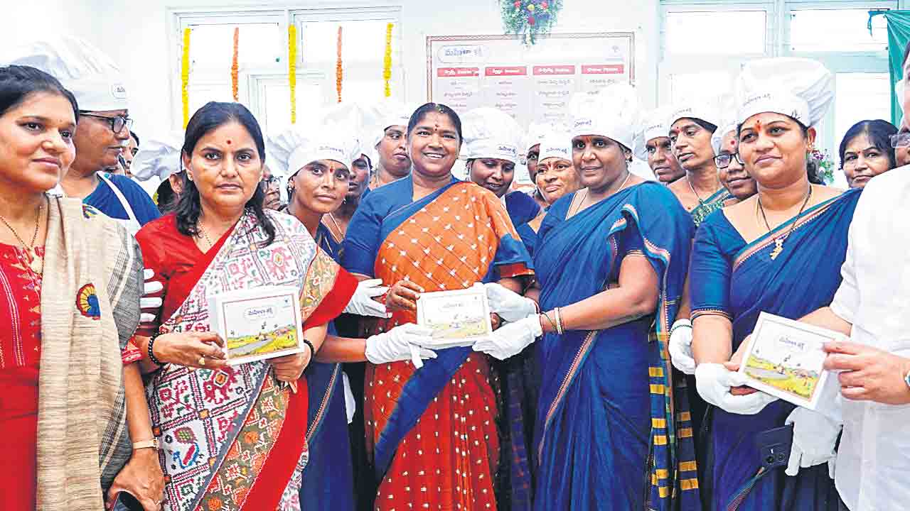 సచివాలయంలో మహిళా శక్తి క్యాంటీన్‌