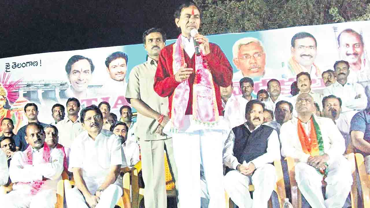 బోధన్‌లో చారిత్రాత్మక దీక్షలు