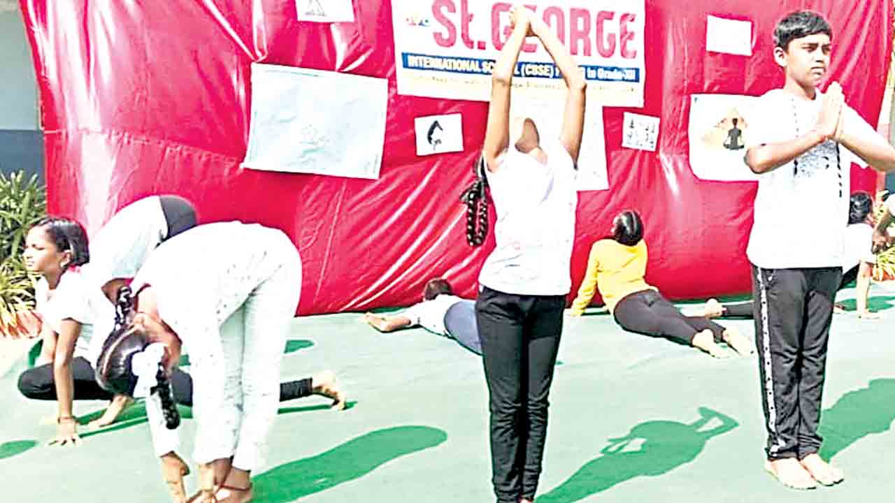 ఘనంగా యోగా దినోత్సవం