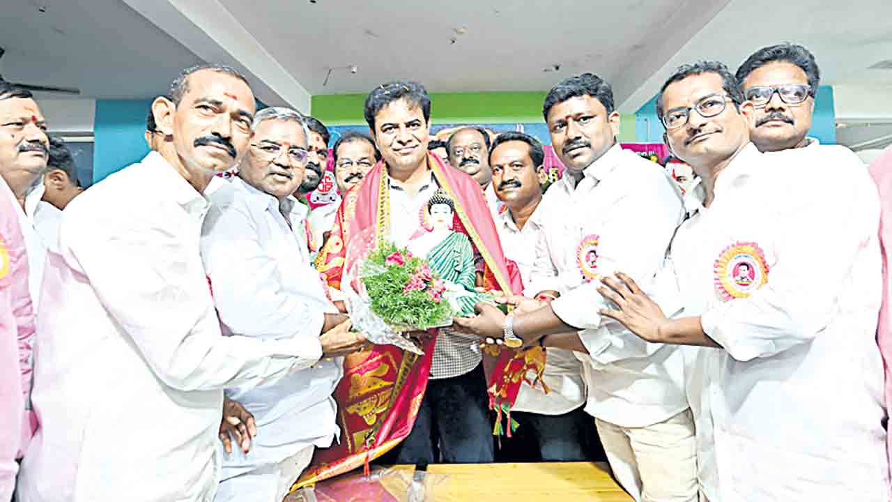 సిరిసిల్ల అర్బన్‌ బ్యాంకును అగ్రగామిగా నిలుపాలి