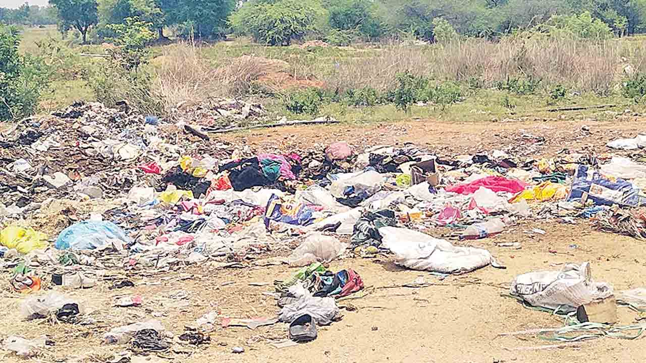 దుబ్బాకలో పడకేసిన పారిశుధ్యం