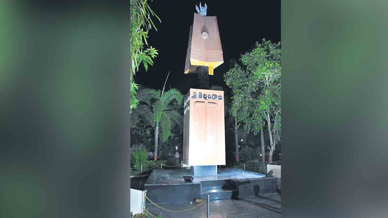 వేడుకలకు సిద్ధం