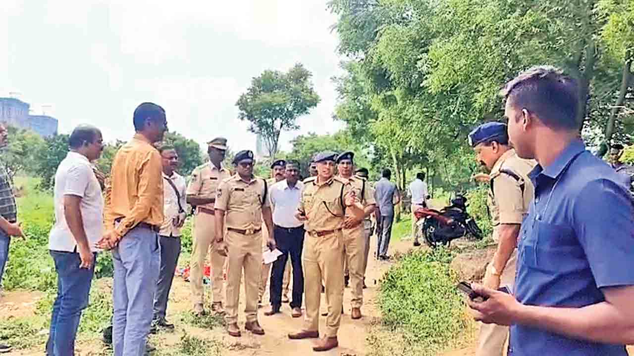 ఆక్రమణలకు పాల్పడితే కఠిన చర్యలు