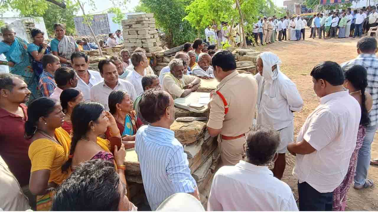 వీడని మిస్టరీ..