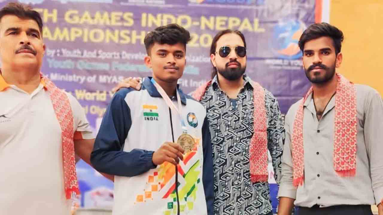 నిడుగుర్తి వాసికి బంగారు పతకం