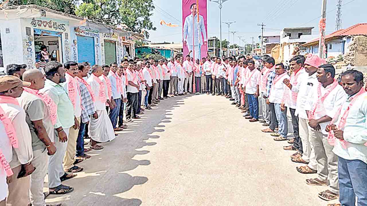 ఊరూరా అవతరణ పండుగ