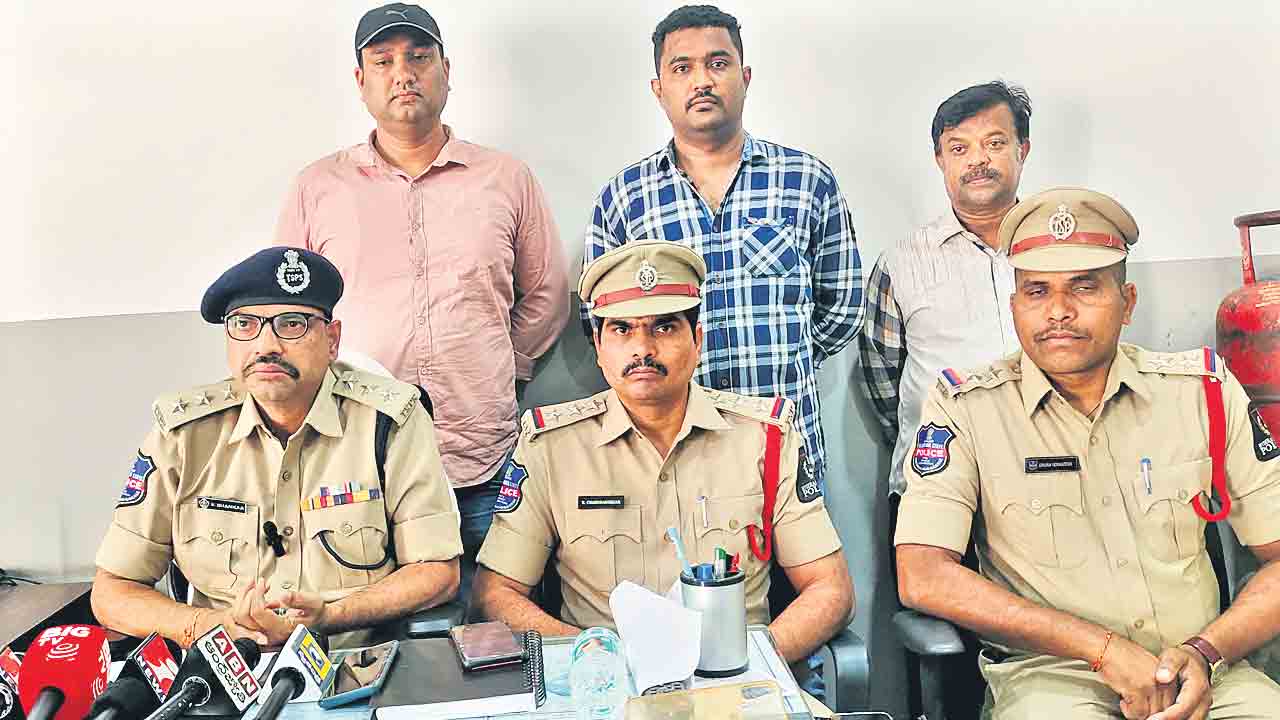 జల్సాలకు అలవాటు పడి..