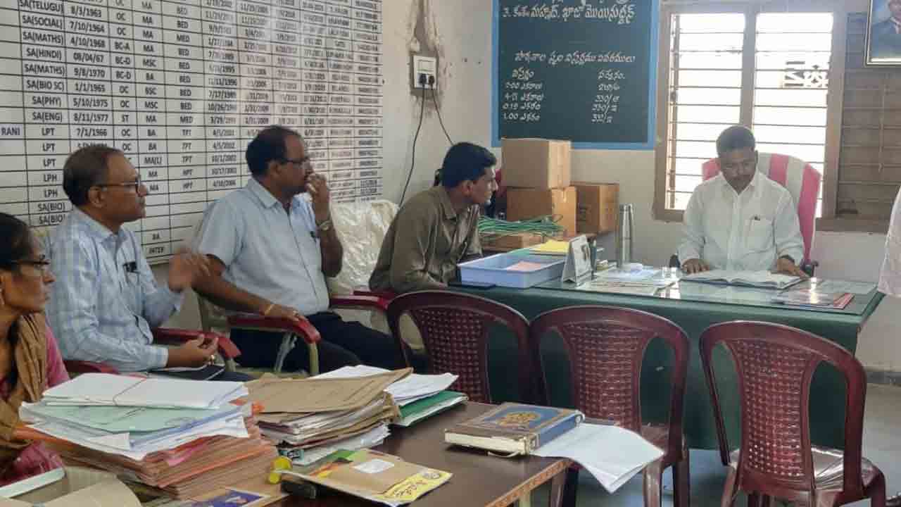 ఉన్నత స్థాయికి తీసుకెళ్లేది ఉపాధ్యాయులే..