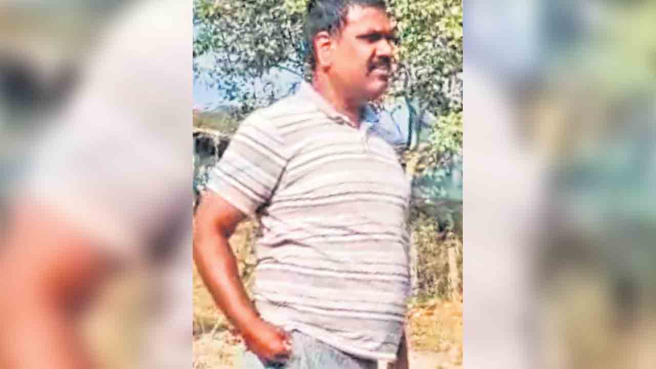 తహసీల్దార్‌ పేరిట వసూళ్లు