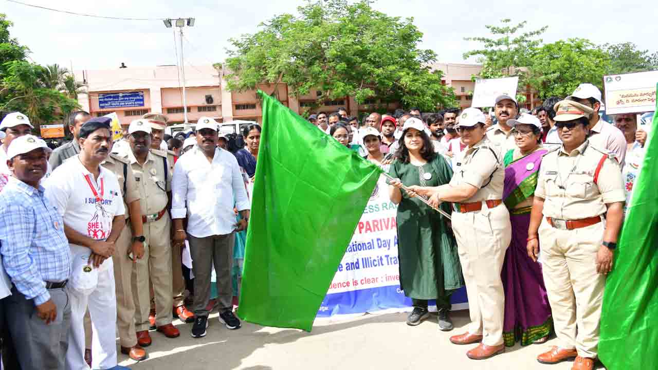 యవత మత్తును వీడాలి