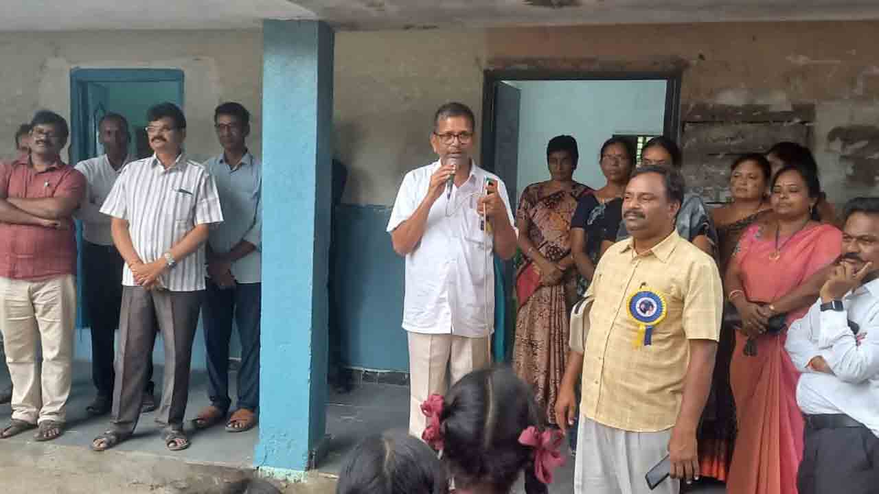 టీచర్‌ పోస్టులు భర్తీ చేయండి