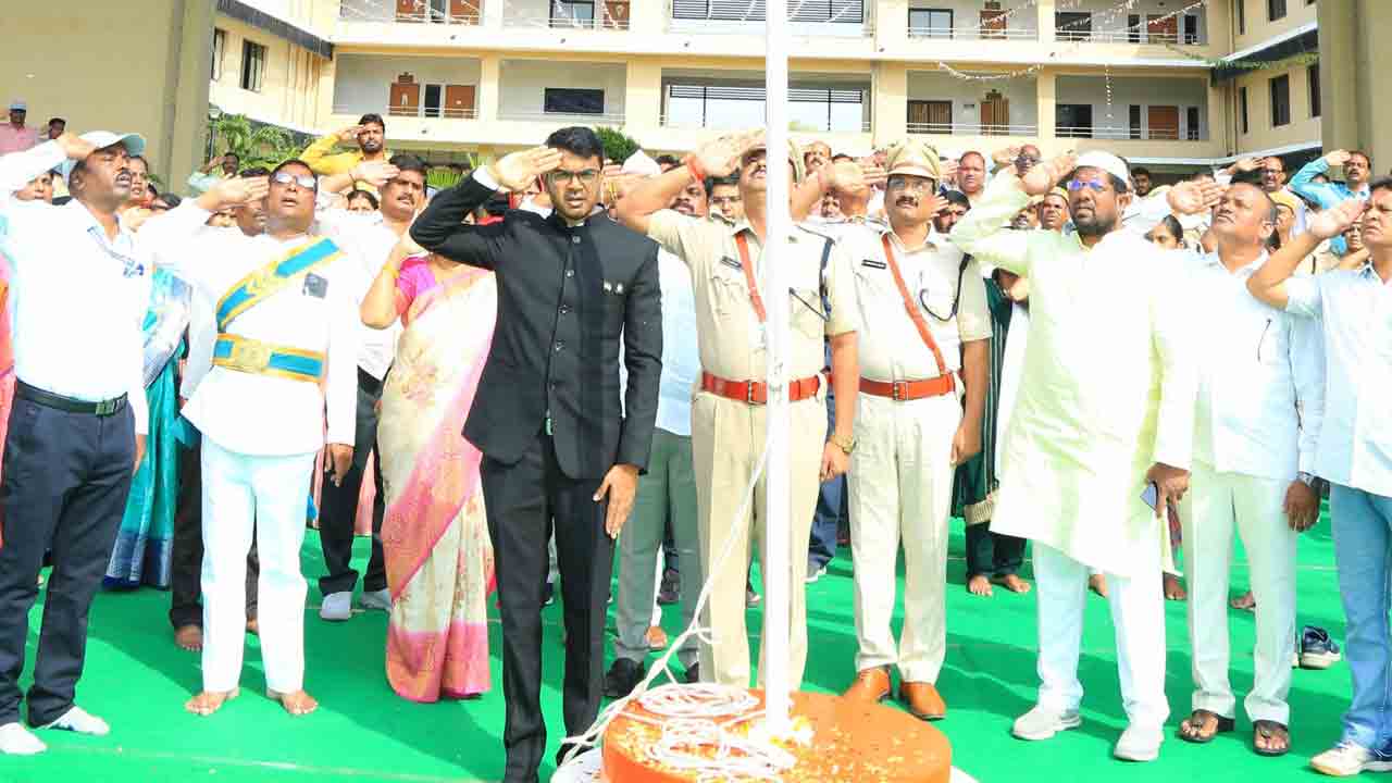 అమరవీరుల త్యాగాలు మరువలేనివి