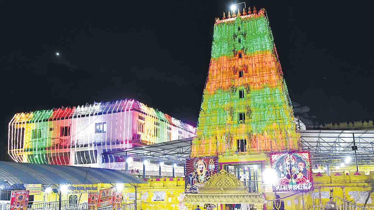 రెగ్యులర్‌ ఈవో లేక ఇక్కట్లు