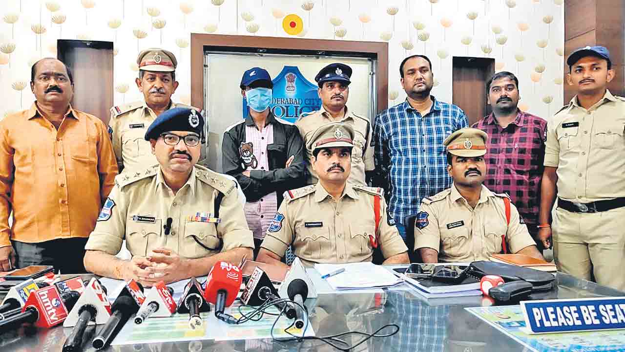 ఇన్‌స్టాగ్రామ్‌లో పరిచయమై..