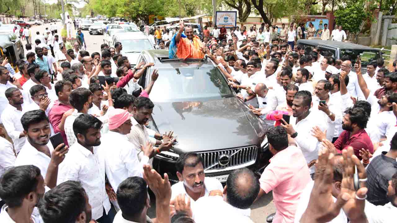 సీఎం ఇలాకాలో నవీన్‌ తడాఖా