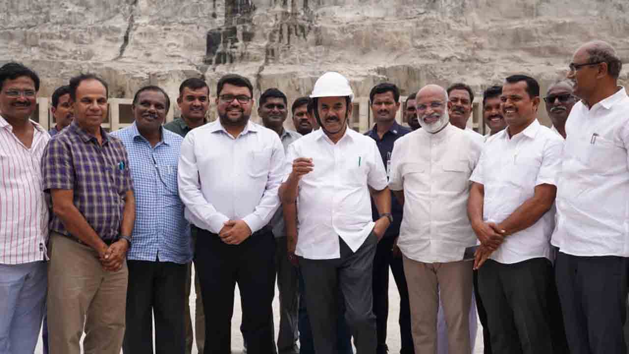 4.50లక్షల ఎకరాలకు సాగునీరిస్తాం