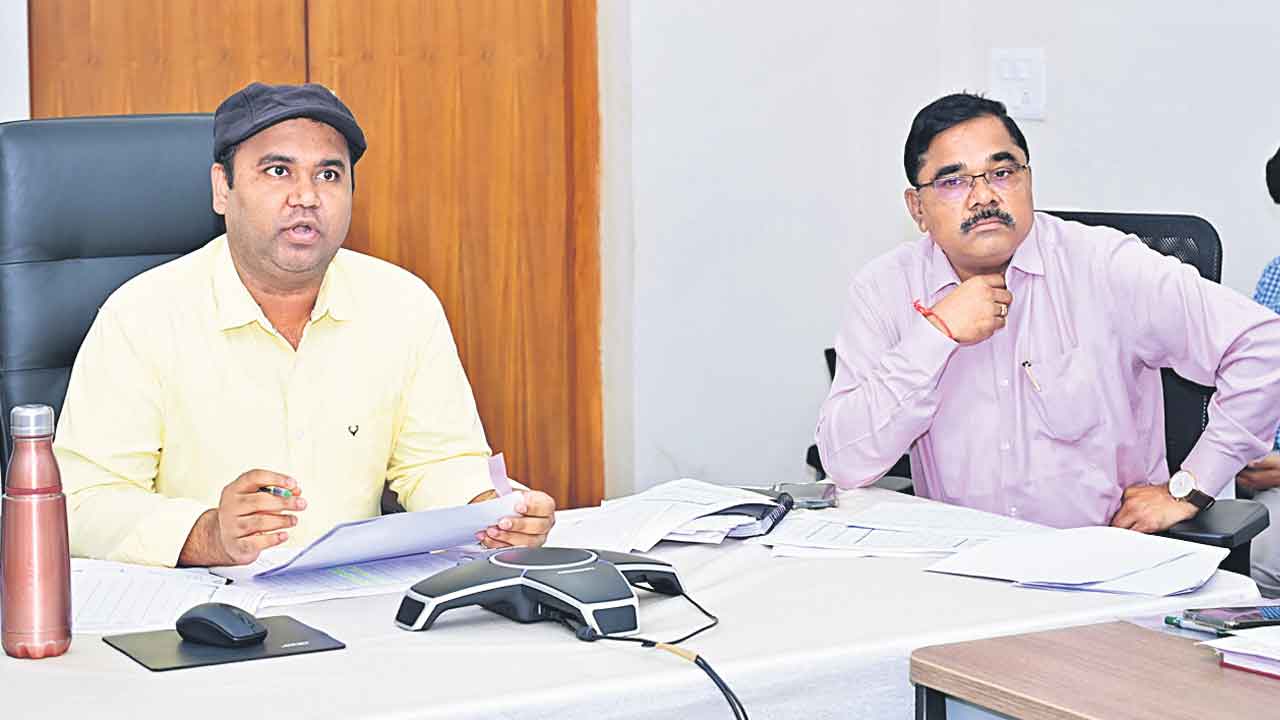 ధరణి సమస్యలు వేగంగా పరిష్కరించాలి