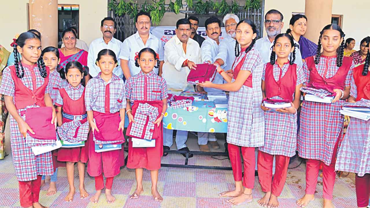 ప్రభుత్వ పాఠశాలల్లో కార్పొరేట్‌ స్థాయి విద్య