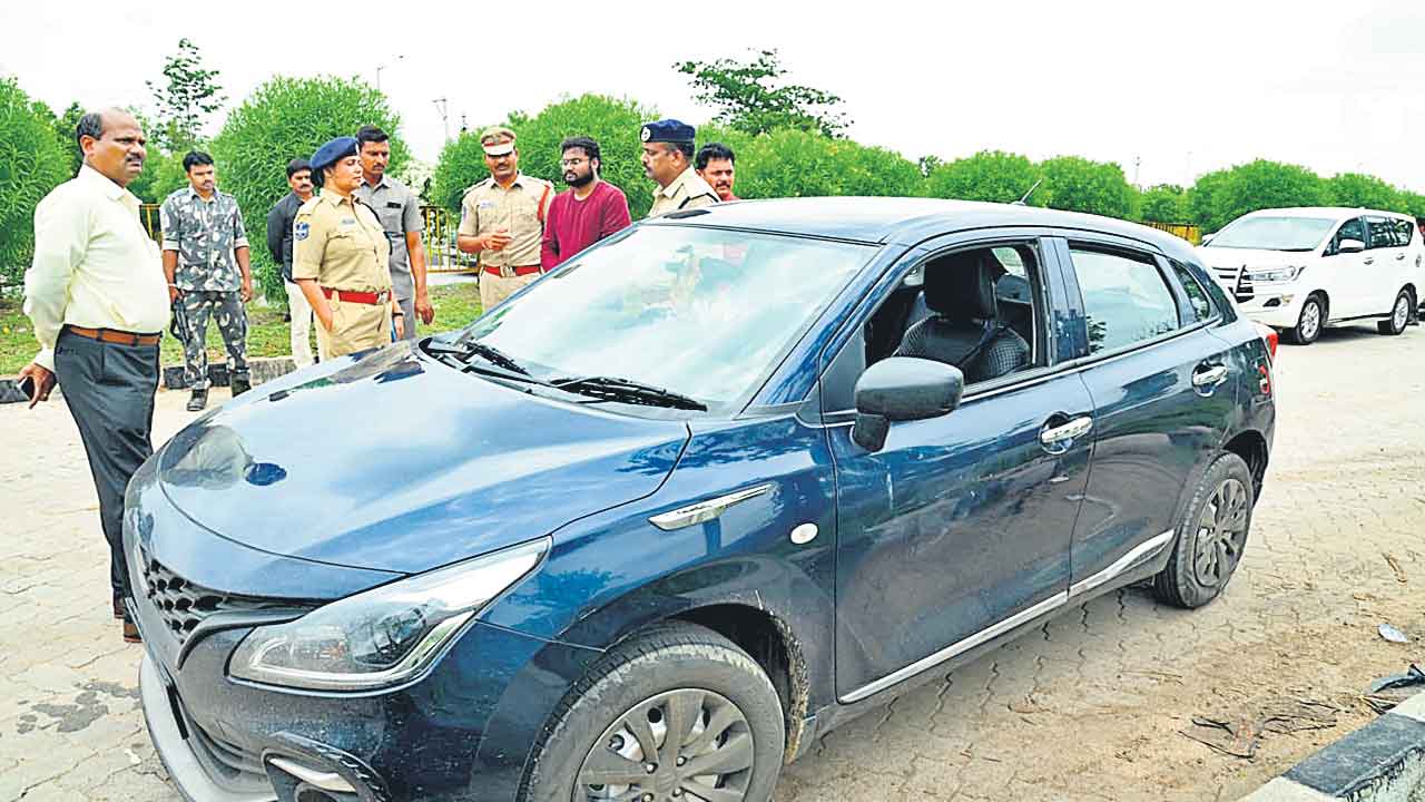 NH 65 | కారులో నిద్రిస్తున్న వారిపై దొంగల దాడి.. ఆ తర్వాత ఏం జరిగిందంటే?