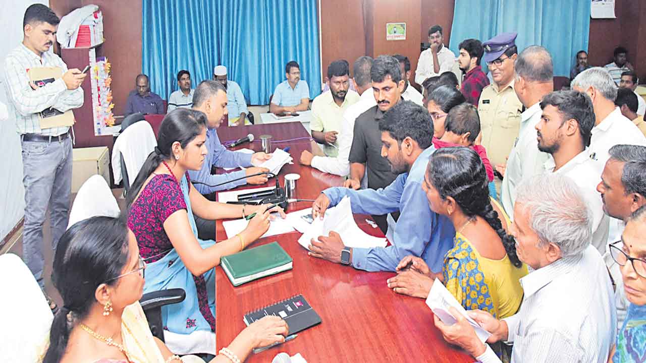 కాలుష్య వ్యర్థాలతో సాగుకు ఆటంకం