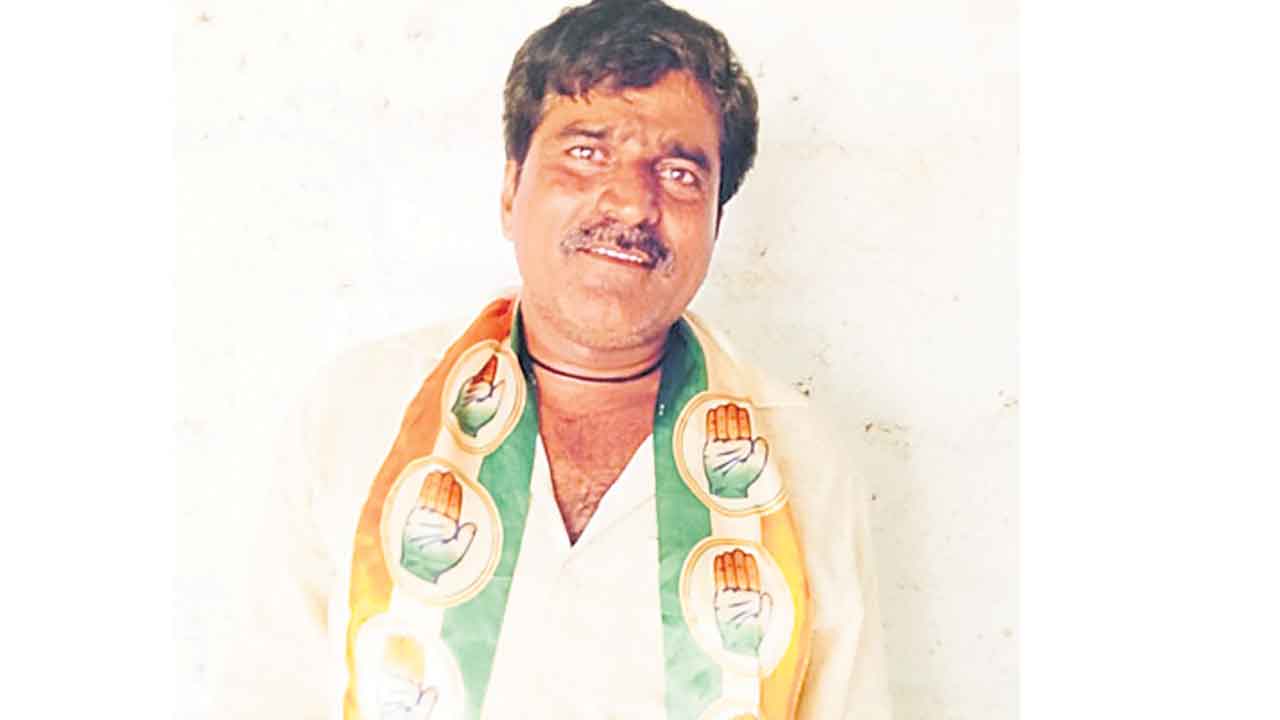 కండువా కప్పుకుంటేనే కరెంట్‌