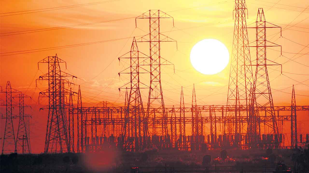 కేసీఆర్‌ కరెంటుతోనే ‘ఐటీ’ వెలుగులు