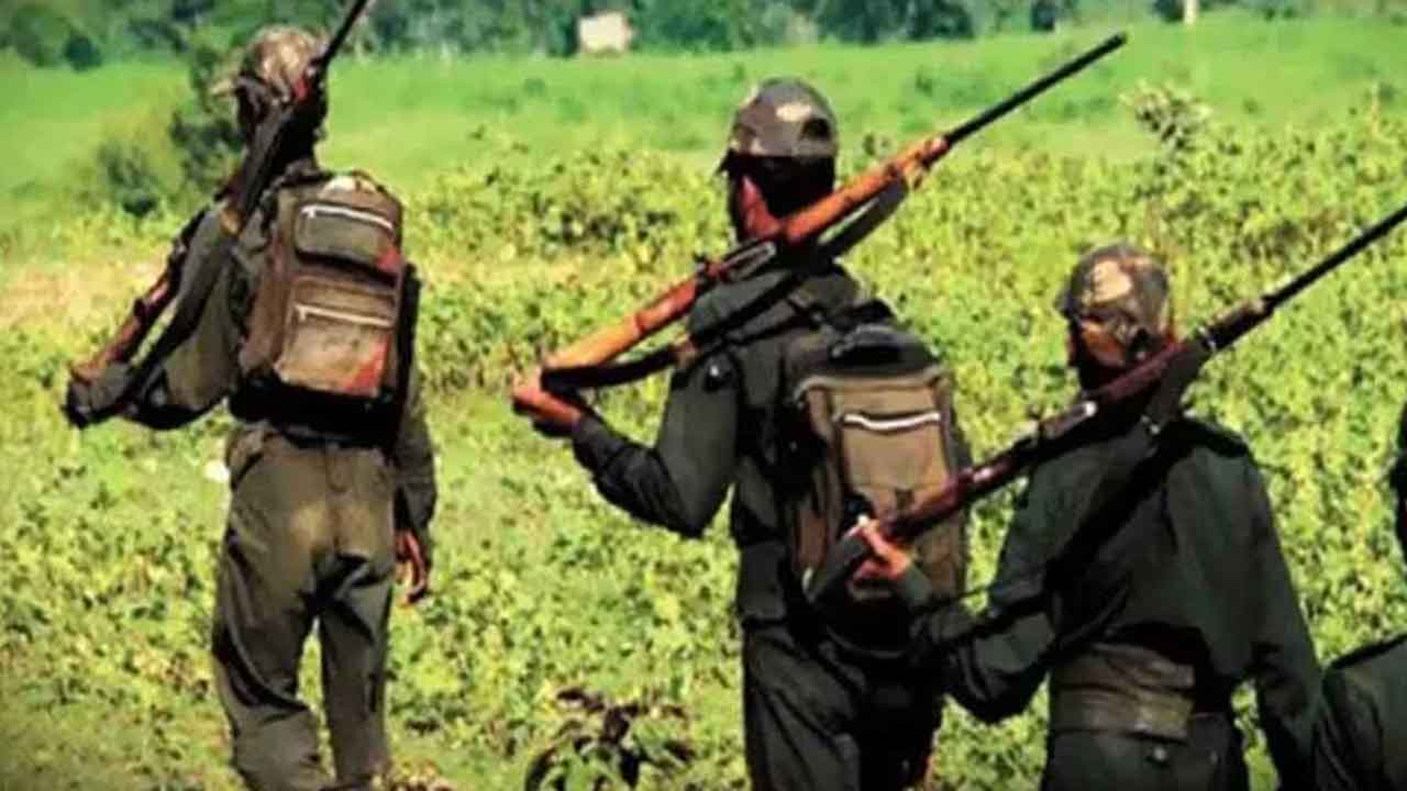 ఐదుగురు మావోయిస్టుల సరెండర్‌