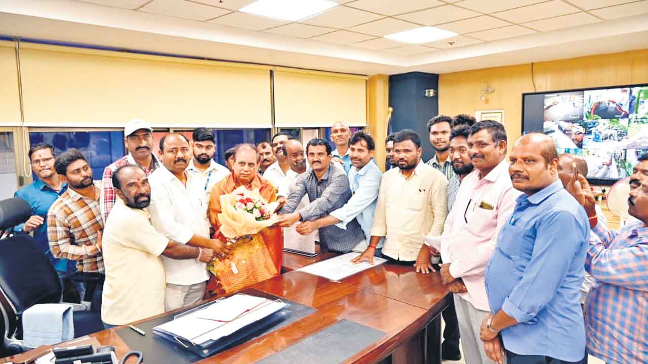 ఔట్‌సోర్సింగ్‌ ఉద్యోగులకు..5లోగా జీతాలు