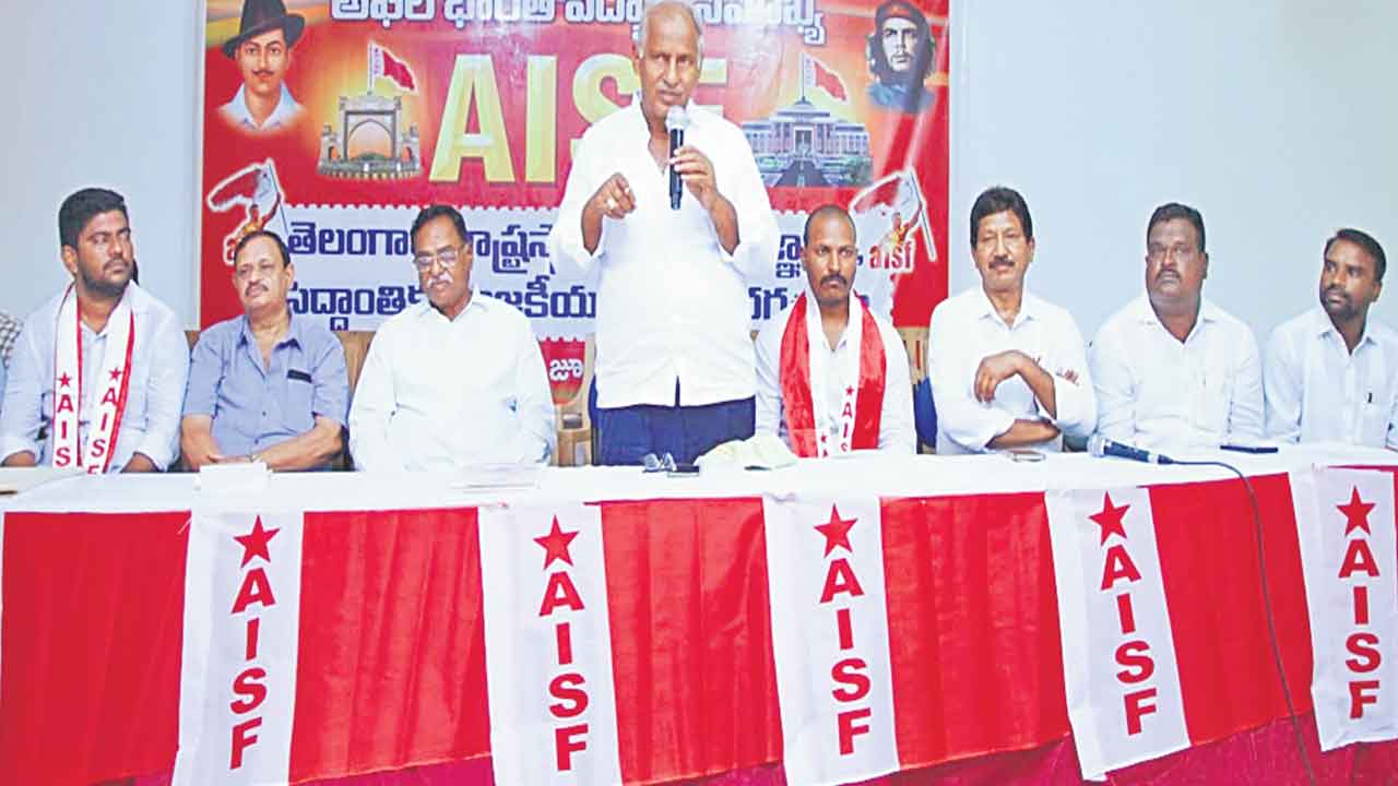 సింగరేణిని ప్రైవేటీకరిస్తే ఊరుకోం: కూనం నేని