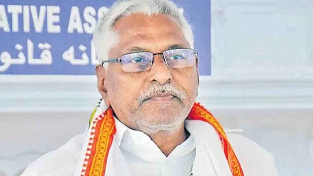 న్యాయవ్యవస్థను కించపరుస్తున్న కేసీఆర్‌