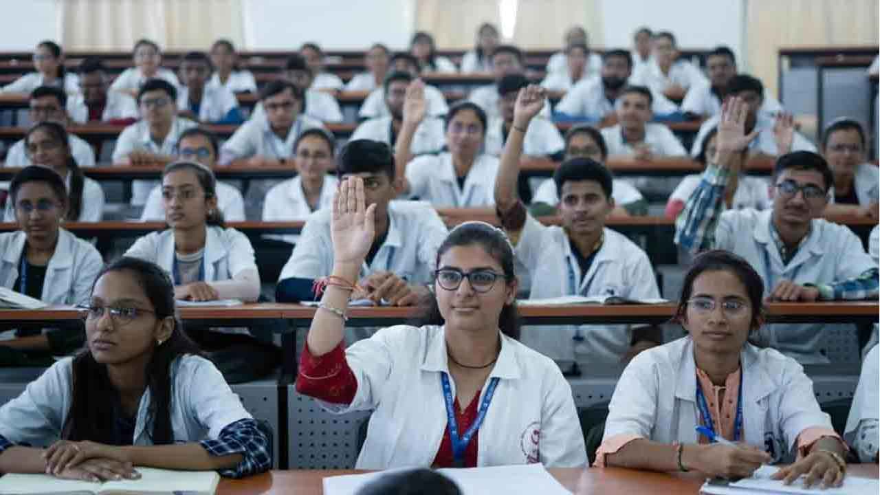 నీట్‌లో 282మంది గురుకుల విద్యార్థుల సత్తా