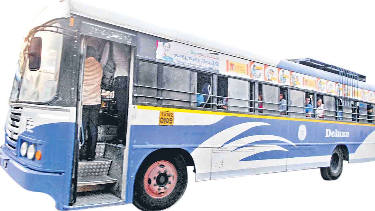 వరంగల్‌కు డీలక్స్‌ బస్సులు